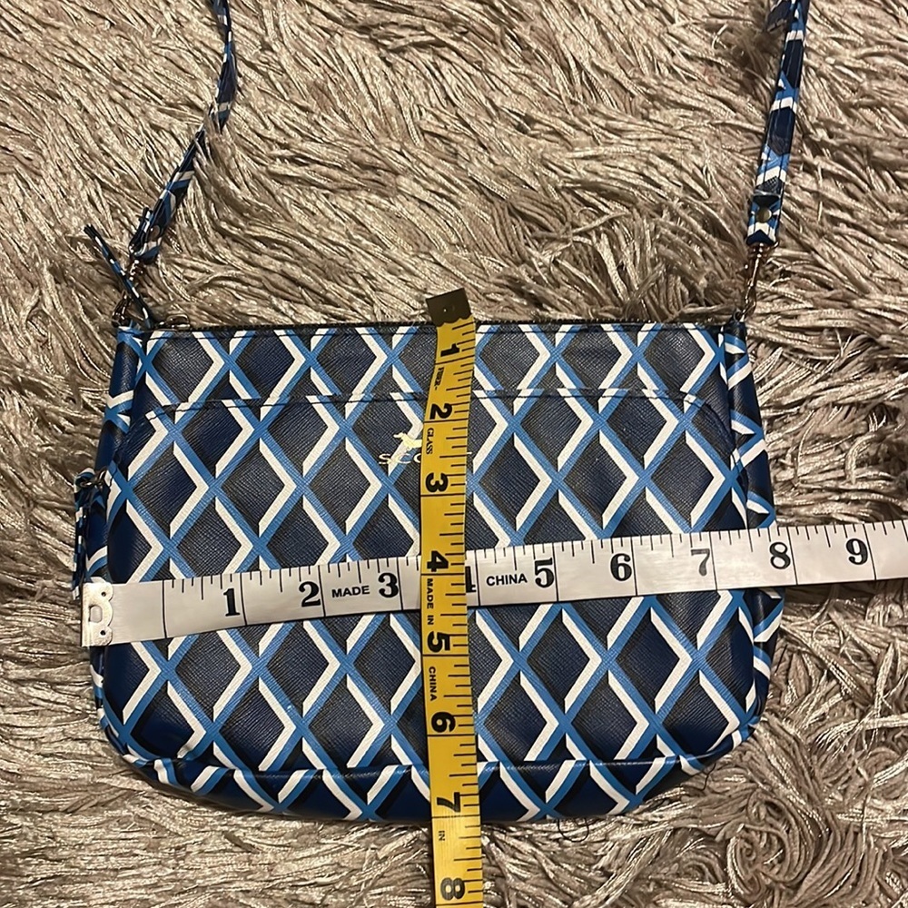 SCOUT Crossbody Purse - Picture 6 of 7